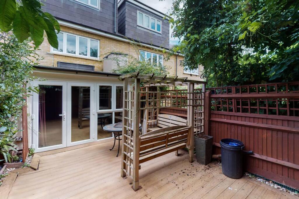 Spacious 4 Bedroom With Garden In * Londra